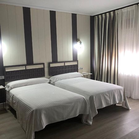 טורלאבגה Hotel Marques De Santillana מראה חיצוני תמונה