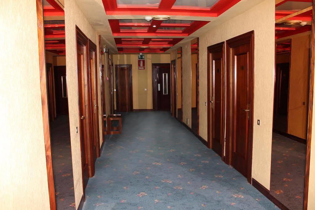 טורלאבגה Hotel Marques De Santillana מראה חיצוני תמונה