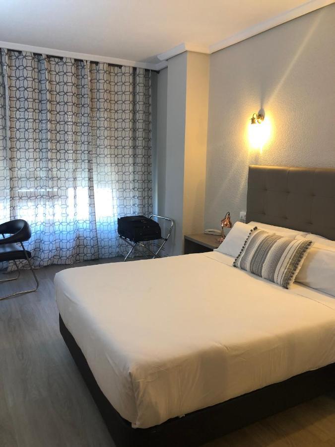 טורלאבגה Hotel Marques De Santillana מראה חיצוני תמונה